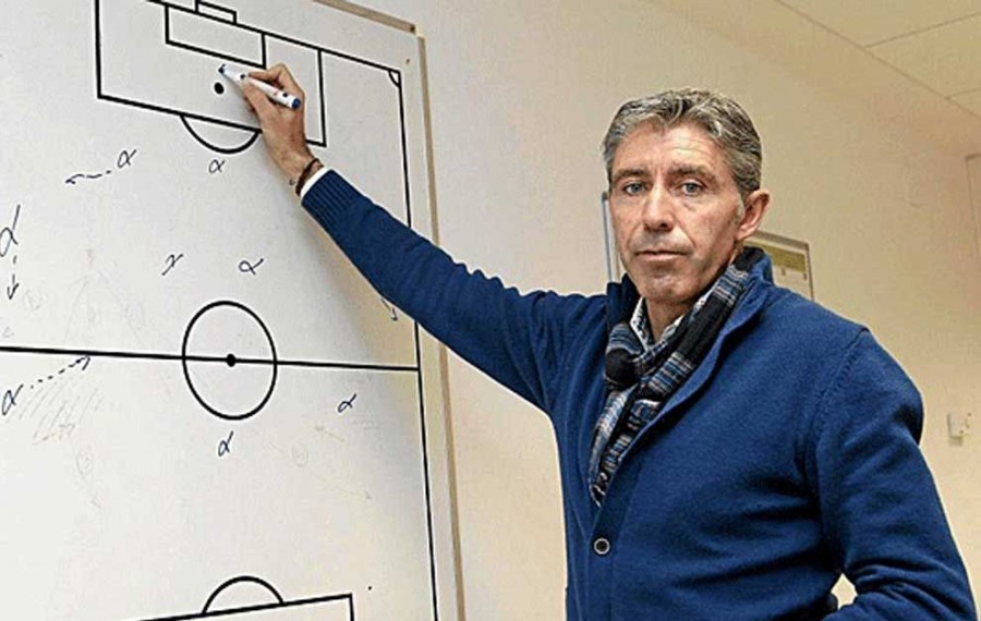 El Racing asalta el liderato en la vuelta de Paco El Racing asalta el liderato en la vuelta de Paco